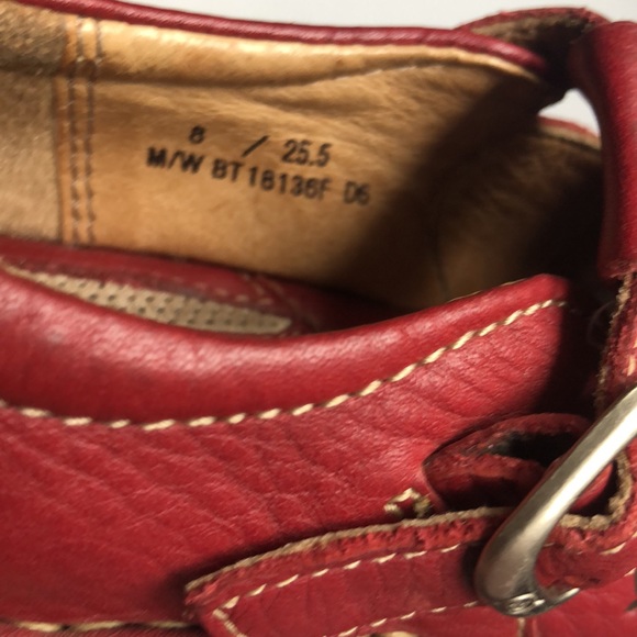 Born Red Leather Child’s Shoes Size 8/25.5 - Picture 6 of 8